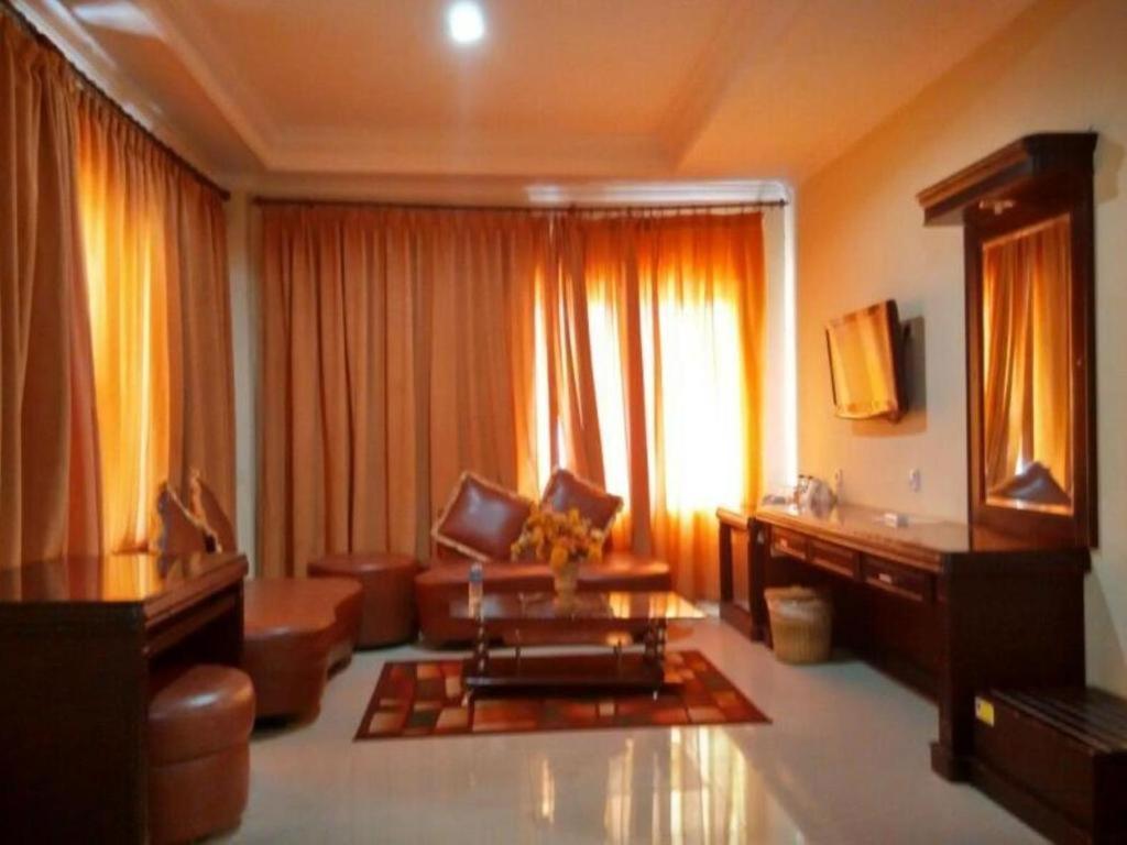 Edotel Minangkabau Padang  Extérieur photo