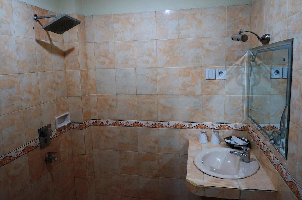 Edotel Minangkabau Padang  Chambre photo